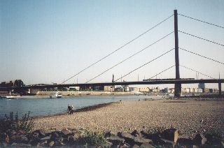 Rheinkniebrcke